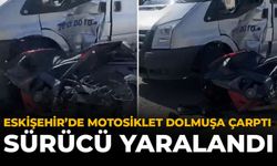 Eskişehir'de Motosiklet Dolmuşa Çarptı: Sürücü Yaralandı
