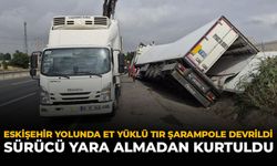 Eskişehir Yolunda Et Yüklü Tır Şarampole Devrildi: Sürücü Yara Almadan Kurtuldu