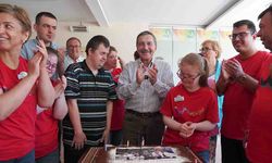 Gökkuşağı Kafe 15 Yaşında: Özel Gereksinimli Bireylerin Başarıları Kutlandı