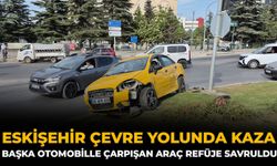 Eskişehir Çevre Yolunda Kaza: Başka Otomobille Çarpışan Araç Refüje Savruldu