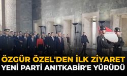 Özgür Özel'den İlk Ziyaret: Yeni Parti Anıtkabir'e Yürüdü