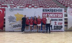 Eskişehir Kız Badminton Takımı Türkiye Finalleri'ne Yükseldi