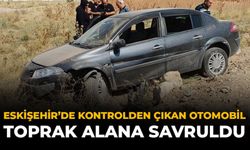Eskişehir'de Kontrolden Çıkan Otomobil Toprak Alana Savruldu
