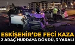 Eskişehir’de Feci Kaza: 2 Araç Hurdaya Döndü, 3 Yaralı