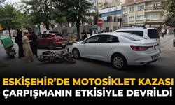 Eskişehir’de Motosiklet Kazası: Çarpışmanın Etkisiyle Devrildi