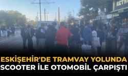 Eskişehir'de Tramvay Yolunda Scooter ile Otomobil Çarpıştı