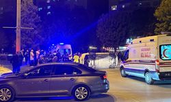 Eskişehir’de İki Otomobil Kavşakta Çarpıştı