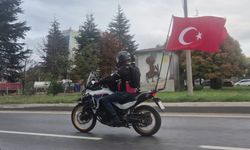 Eskişehir’de Motosikletini Türk Bayraklarıyla Süsledi