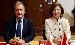 Vahap Seçer’den Ayşe Ünlüce’ye Tebrik Mesajı