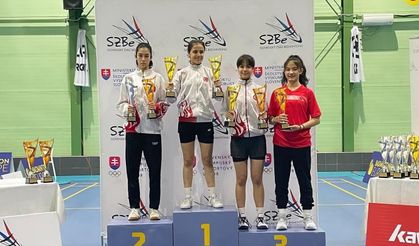 Eskişehirli Badmintoncular Avrupa’da Madalyaları Topladı
