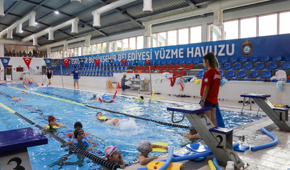 Kapalı Yüzme Havuzunda Kayıtlar Başlıyor