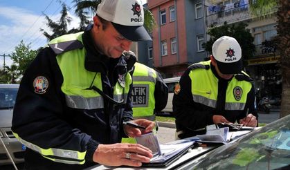 Milyonlarca Sürücüyü İlgilendiriyor! Telefon Tutucu Tartışmasında Karar Belli Oldu