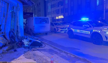 Eskişehir’de Motosiklet Yayaya Çarptı: 3 Yaralı