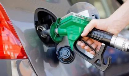 Akaryakıta Yeni Zam Yolda: Gece Yarısı Fiyatlar Değişecek