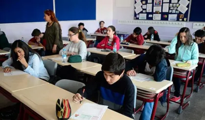 MEB Yeni Düzenlemeyi Açıkladı: 81 İlde Okullarda Yasaklandı