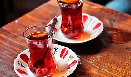 Çay Tabağındaki Kırmızı Detay ve İnce Belli Bardağın Sırrı Çözüldü: Meğer Nedeni Bambaşkaymış