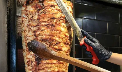 Eskişehir'de 6 Şubesi Vardı: Ünlü Dönerci ve Şirketleri Satılıyor
