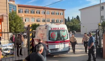 SON DAKİKA: Manisa'da Liseye Silahlı Saldırı! Yaralı Öğrenciler Var