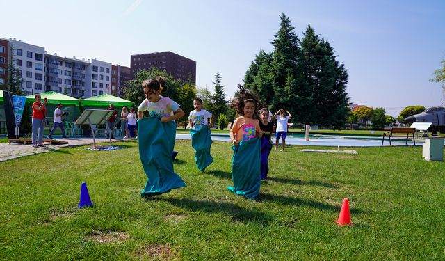 Sempozyumda Çocuklara Eğlenceli Aktiviteler