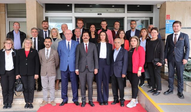 CHP Eskişehir İl Başkanı Yalaz ve İl Yönetiminden Başkan Kurt’a Ziyaret