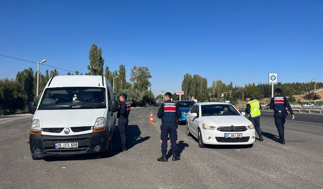 42 Düzensiz Göçmene 488 bin TL Ceza Yazıldı