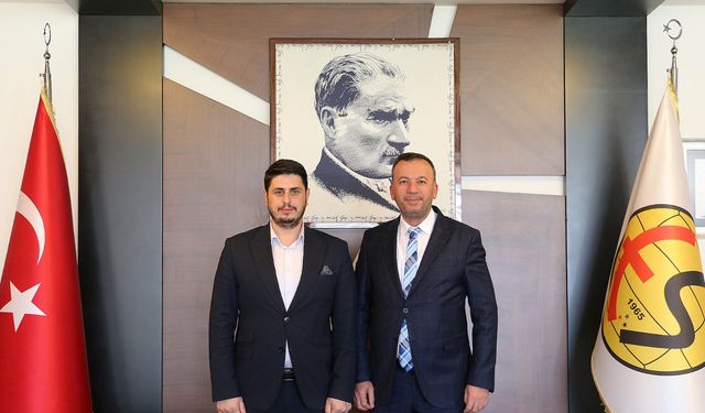 Ahmet Sivri Loca Alarak Eskişehirspor'a Destek Oldu