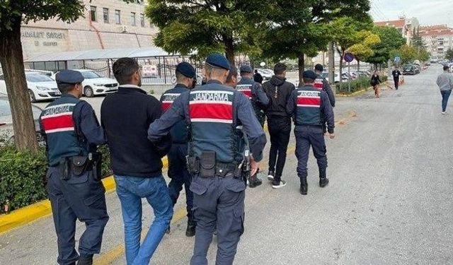 Tefecilik Yapan Baba ve 2 Oğluna Jandarmadan Operasyon