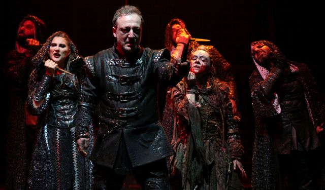 “MACBETH” İstanbul Devlet Tiyatrosuna Konuk Oluyor