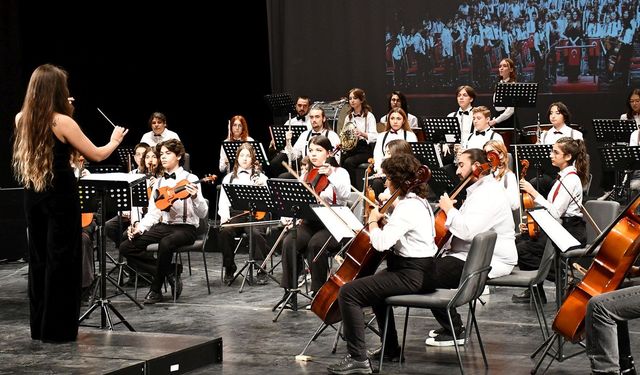 Muhteşem Çocuklar Çocuk Hakları Günü İçin Sahneye Çıktı