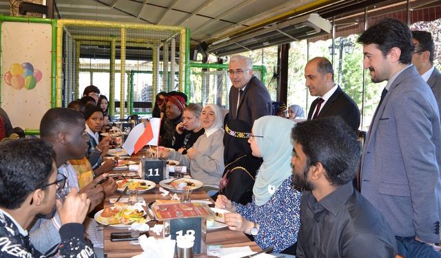 ESOGÜ Yönetimi Türkçe Hazırlık Eğitimi Alan Öğrencilerle Tanışma Kahvaltısında Bir Araya Geldi