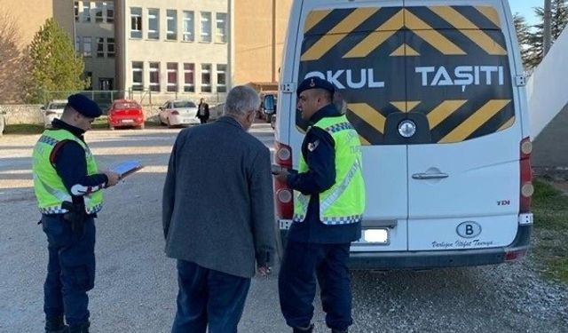 Okul Servis Araçları Kurallara Uyuyor