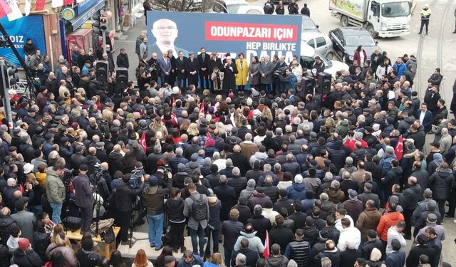 Kazım Kurt’tan Miting Gibi Seçim Ofisi Açılışı