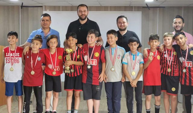 Okullar Arası Futbol Turnuvasına Es Es Çıkarması