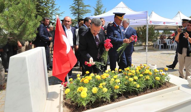 15 Temmuz Şehidi Kabri Başında Anıldı