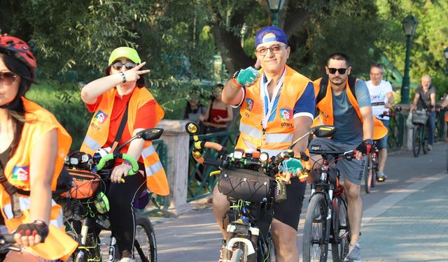 Gönüllüler Kanser Hastaları İçin Pedalladı