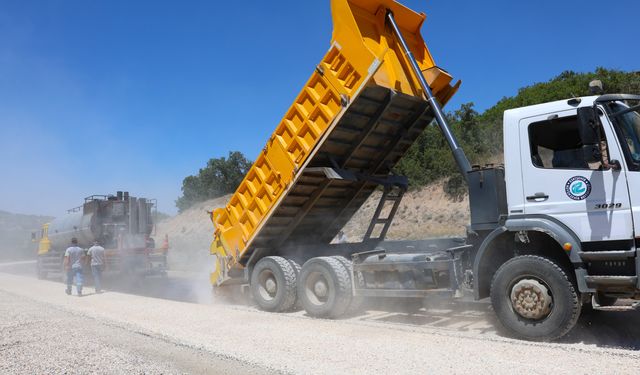 Büyükşehir Kırsalın Yollarını Yeniliyor