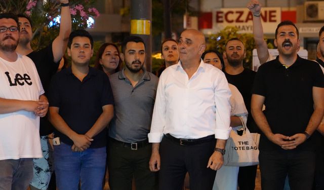 CHP'lilerden 'Düşük Ücret' Eylemi