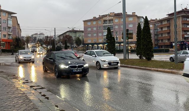 Meteoroloji Sağnak Yağış Uyarısı Verdi