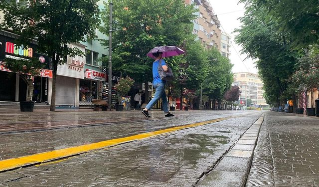 Meteoroloji Uyardı: 'Sağnak Yağış Bekleniyor'