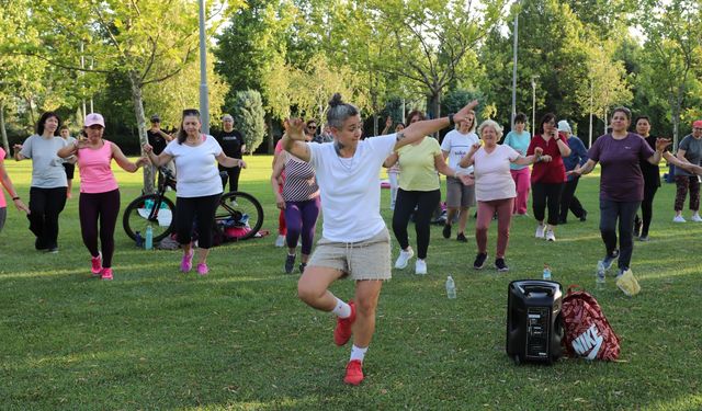 Parklarda Spor Büyük İlgi Görüyor