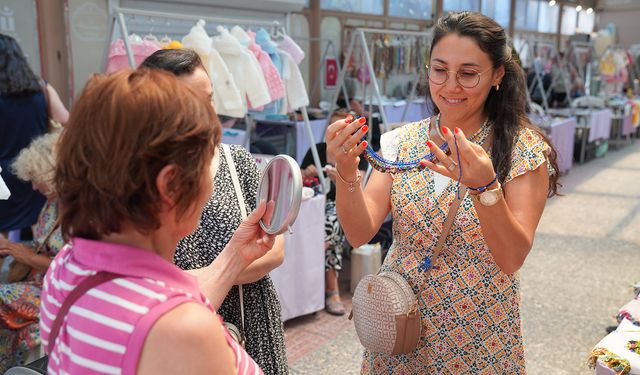 Sosyalleşirken Ekonomilerine Katkı Sağlıyorlar