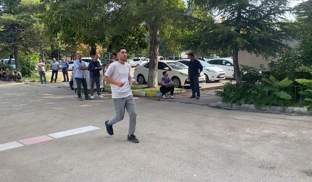 Eskişehir'de Sınava Son Dakika Yetiştiler