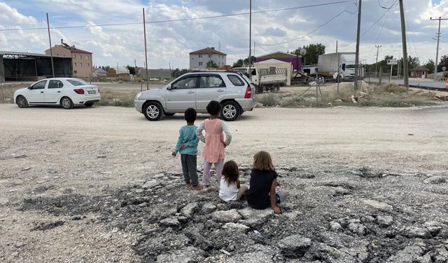 O Mahallede Oturanlar Tozdan Şikayetçi