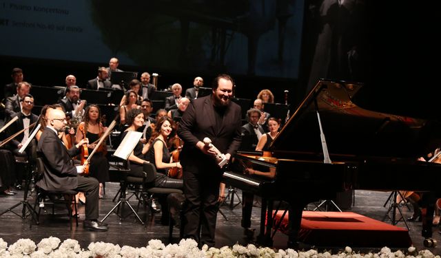 Sanatseverlerden Açılış Konserine Tam Not