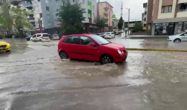 Yağmur Vatandaşı Epey Zorladı