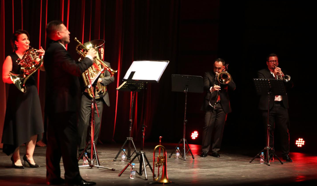 Eskişehir'de "Golden Horn Brass" Rüzgarı Esti