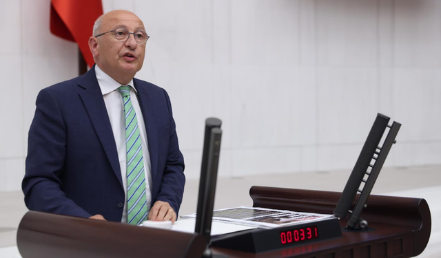 CHP'li Çakırözer ‘Cumhuriyet Bayramı İkramiyesi’ İstedi