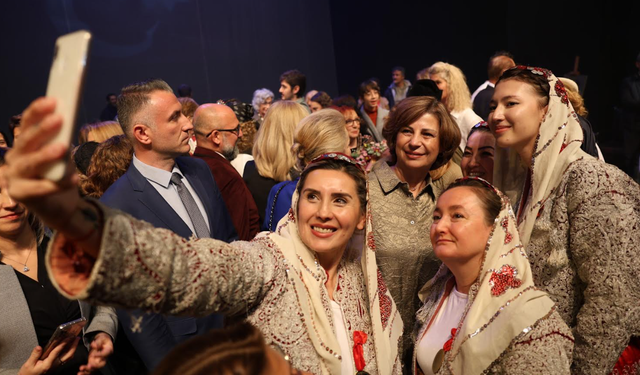 "Zamansız Kadınlar" Tiyatro Gösterisine Yoğun İlgi Gösterildi