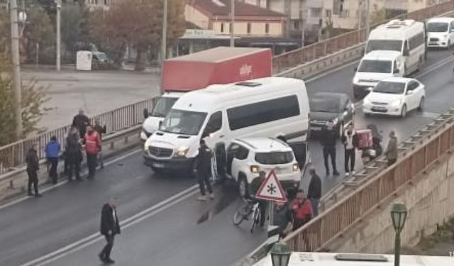 O Kaza Tüm Trafiği Durdurdu