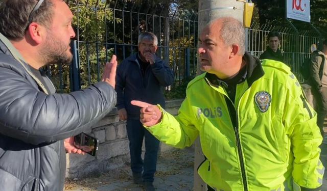 Polis, Görüntü Almaya Çalışan Muhabirlere Tepki Gösterdi